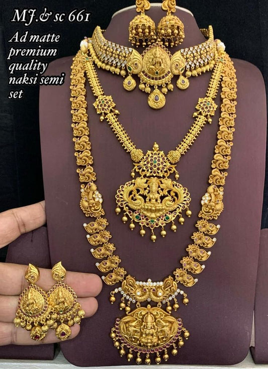 Thiruvonam Glow Necklace Set